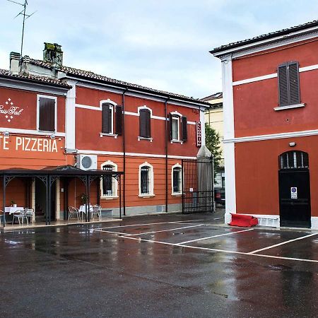 Cristal Rooms Piacenza Eksteriør bilde