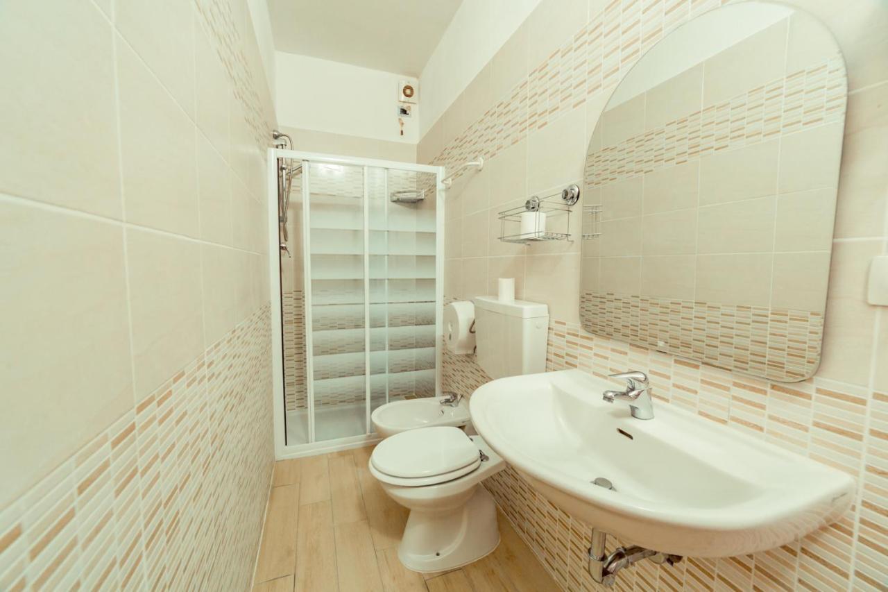 Cristal Rooms Piacenza Eksteriør bilde