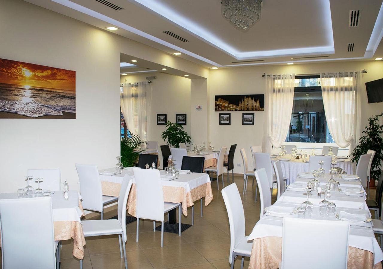 Cristal Rooms Piacenza Eksteriør bilde
