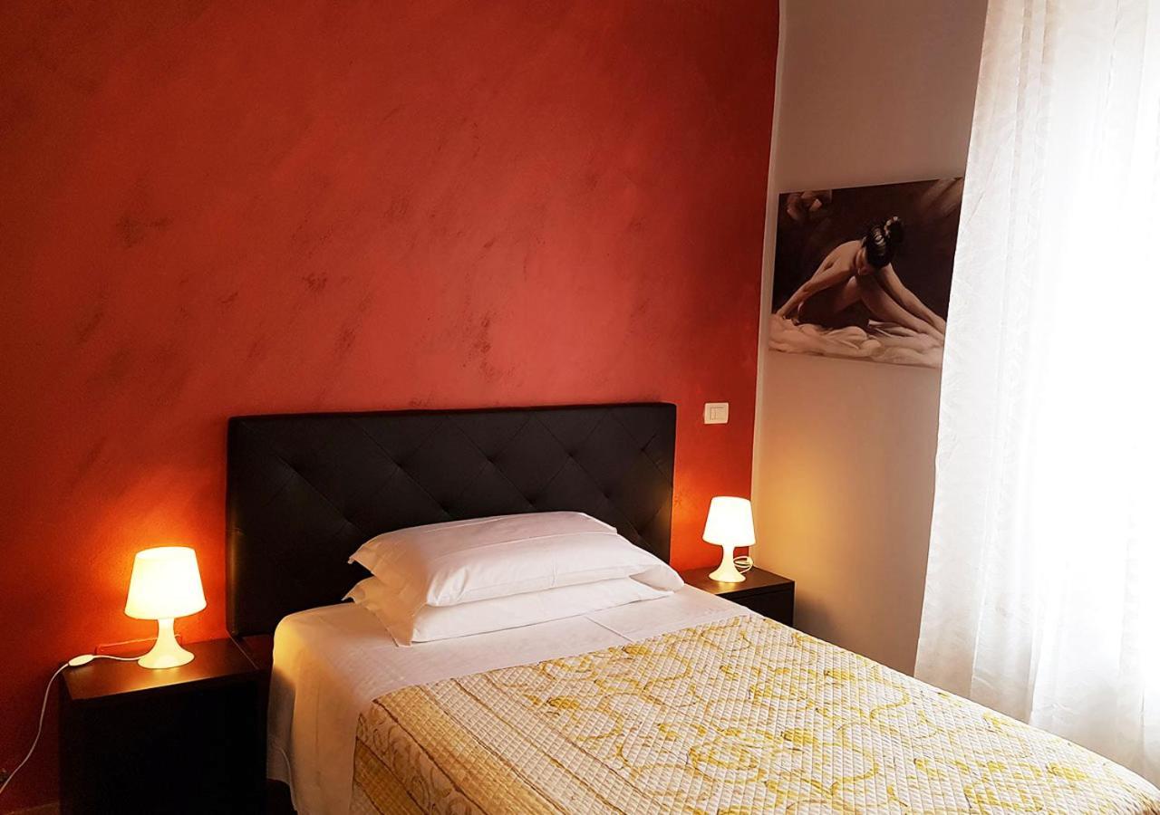 Cristal Rooms Piacenza Eksteriør bilde