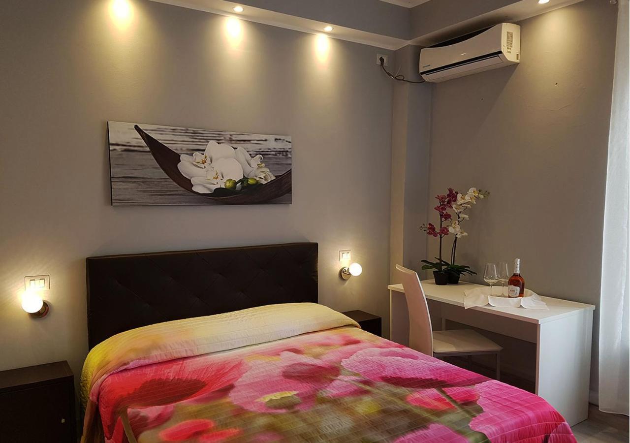 Cristal Rooms Piacenza Eksteriør bilde